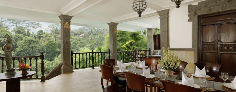 VILLA 1 - DINING AREA